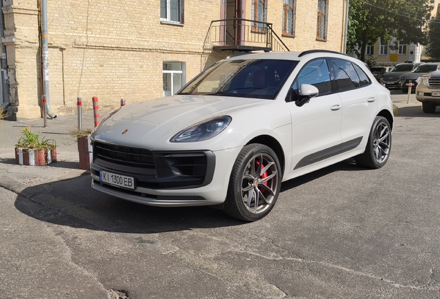 Porsche 95B Macan GTS MkIII