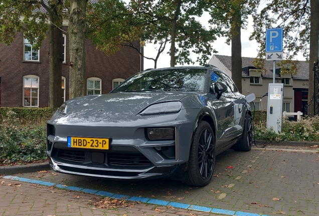 Porsche Macan EV Turbo