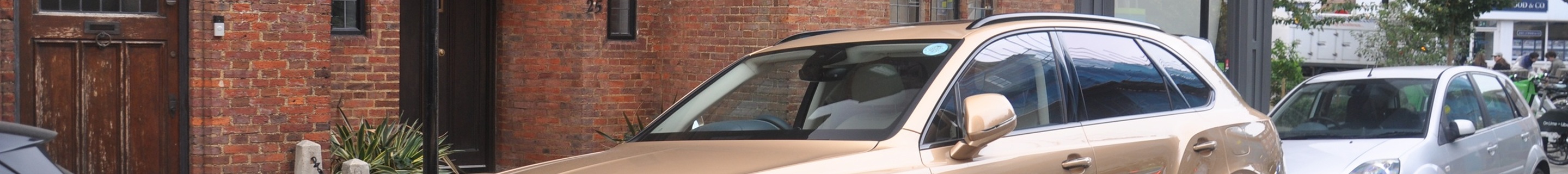 Bentley Bentayga Hybrid 2021