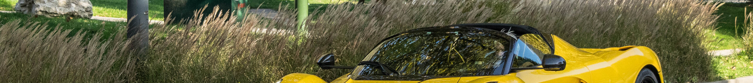 Ferrari LaFerrari Aperta