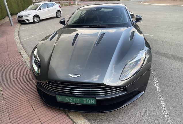 Aston Martin DB11
