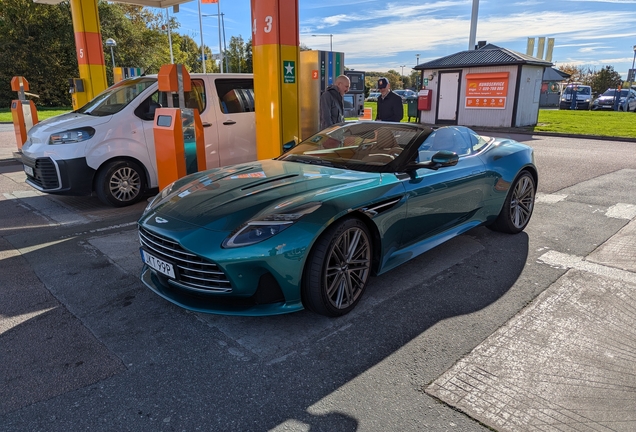 Aston Martin DB12 Volante