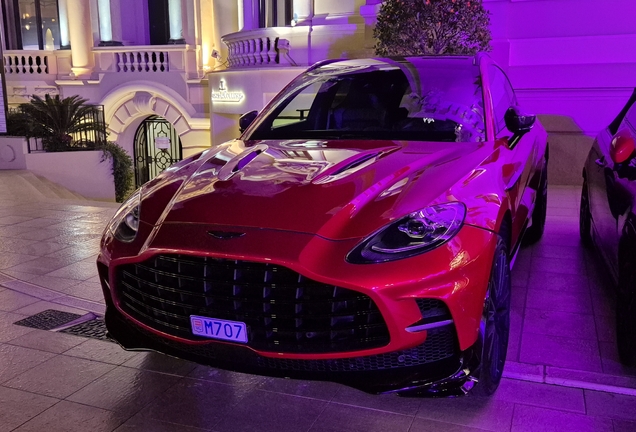 Aston Martin DBX707