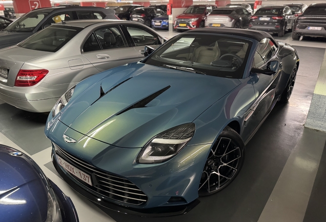 Aston Martin Vanquish Volante 2025