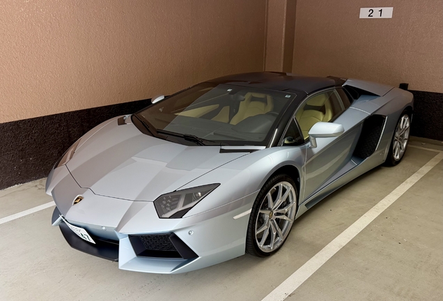 Lamborghini Aventador LP700-4 Roadster