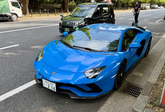 Lamborghini Aventador S LP740-4