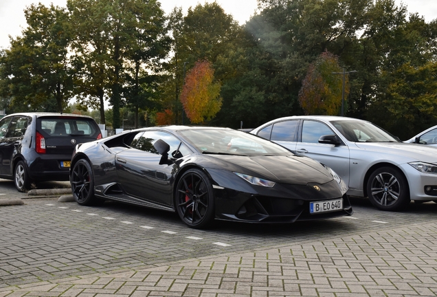 Lamborghini Huracán LP640-4 EVO