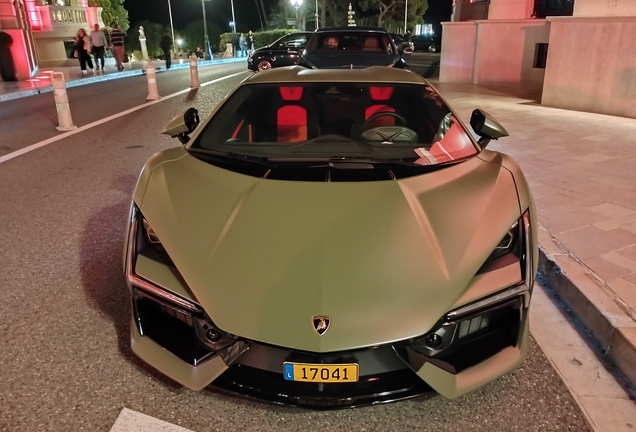 Lamborghini Revuelto
