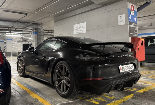 Porsche 718 Cayman GT4