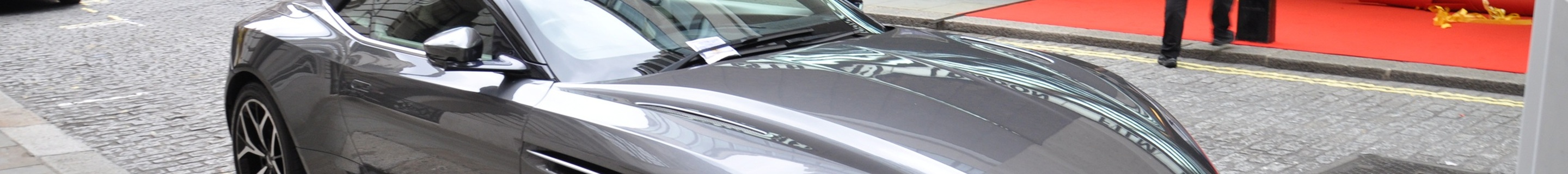 Aston Martin DB11 V8 Volante