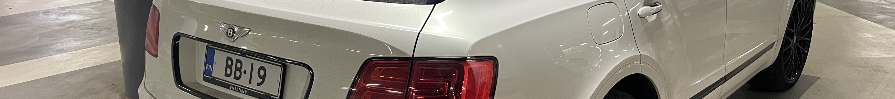 Bentley Bentayga Hybrid