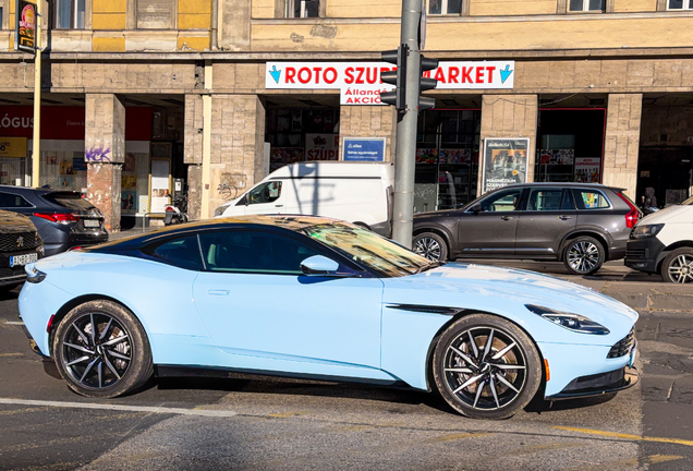Aston Martin DB11 V8