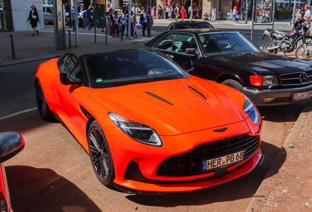 Aston Martin DB12 Volante