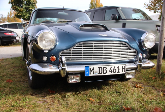 Aston Martin DB4