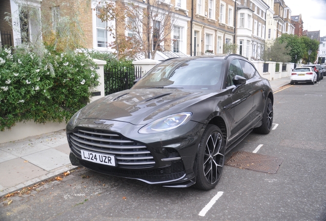Aston Martin DBX707