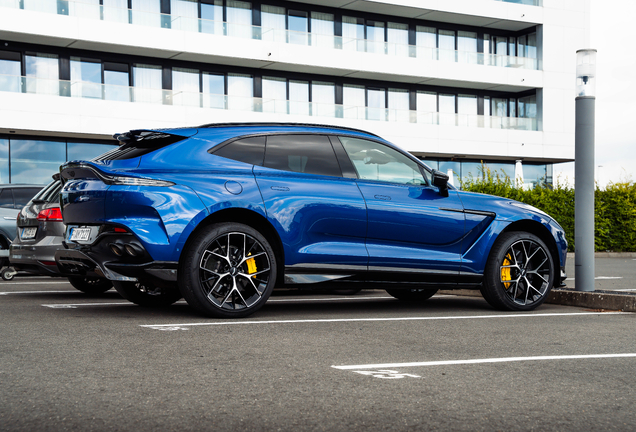 Aston Martin DBX707