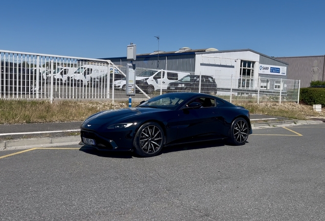 Aston Martin V8 Vantage 2018