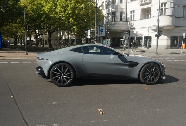 Aston Martin V8 Vantage 2018