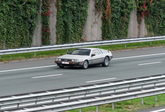 DeLorean DMC-12