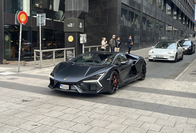 Lamborghini Revuelto