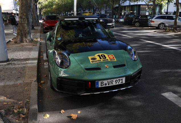 Porsche 992 Dakar