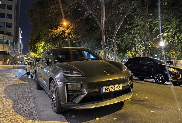 Porsche Macan EV Turbo
