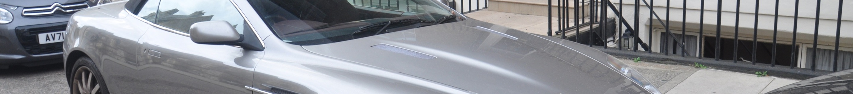 Aston Martin DB9 Volante