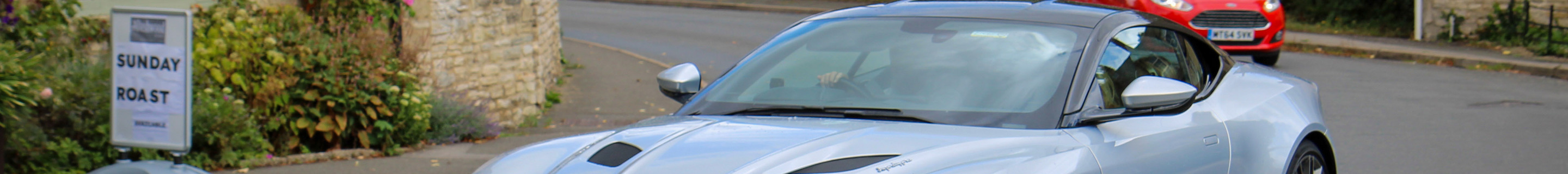 Aston Martin DBS Superleggera