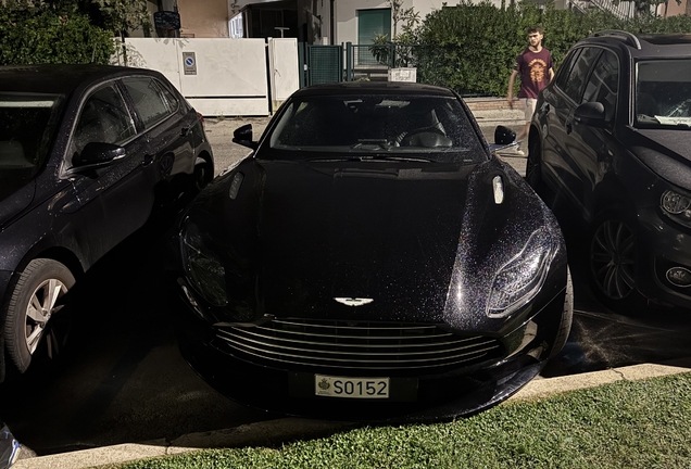 Aston Martin DB11 V8