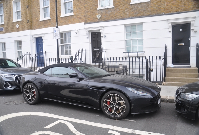 Aston Martin DB11 V8 Volante
