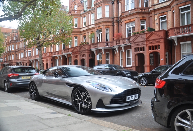 Aston Martin DB12