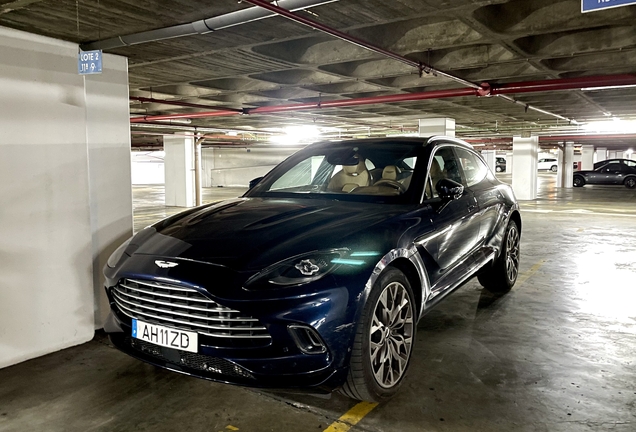 Aston Martin DBX
