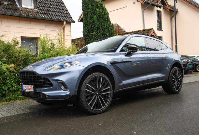 Aston Martin DBX