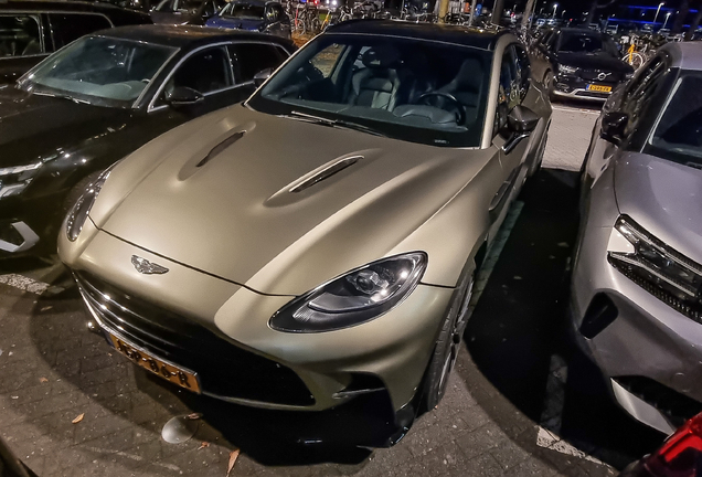 Aston Martin DBX707