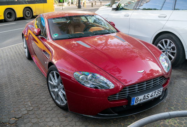 Aston Martin V8 Vantage S