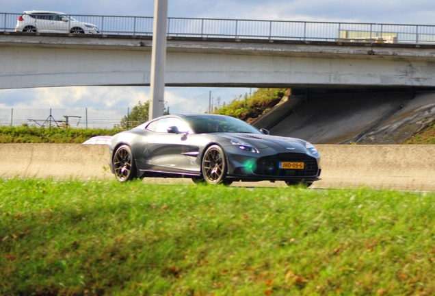 Aston Martin Vanquish 2025