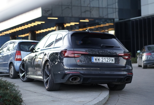Audi RS4 Avant B9