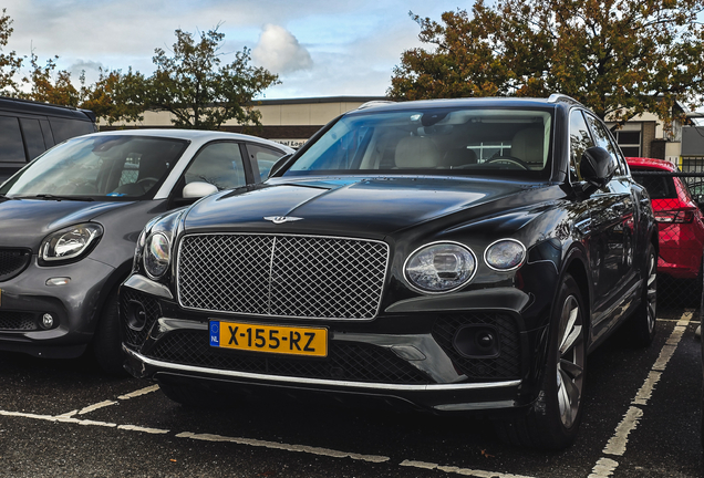 Bentley Bentayga Hybrid 2021