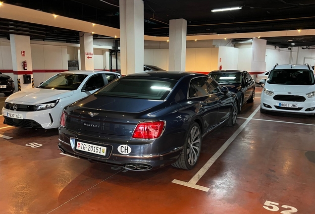 Bentley Flying Spur Hybrid