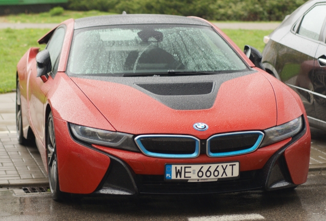 BMW i8 Protonic Red Edition