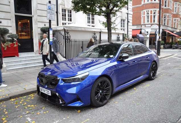 BMW M5 G90