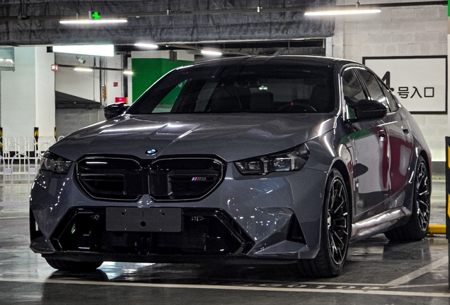 BMW M5 G90