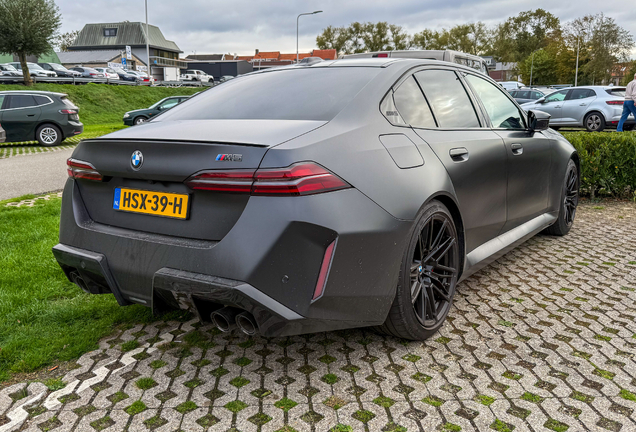 BMW M5 G90