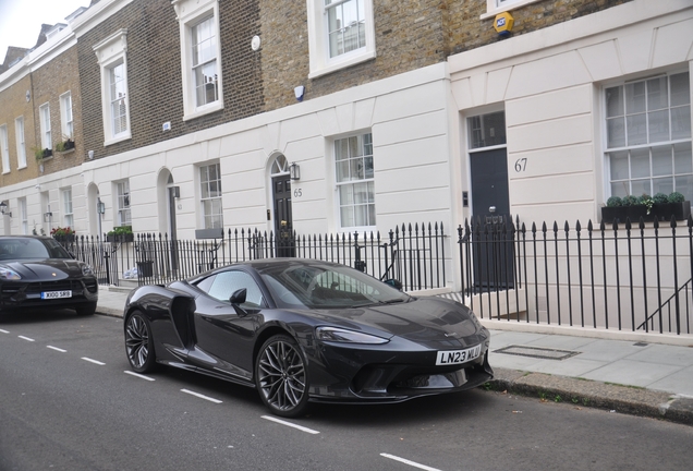 McLaren GT