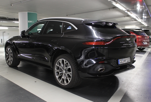 Aston Martin DBX