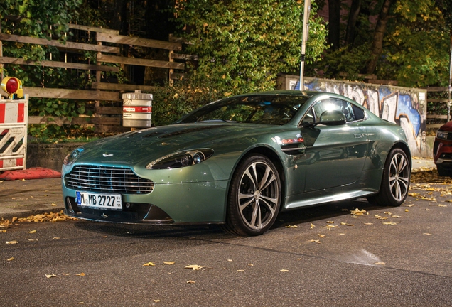 Aston Martin V12 Vantage