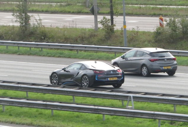 BMW i8
