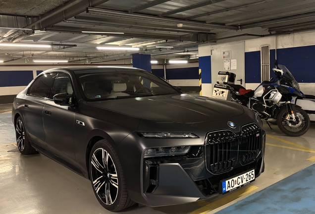 BMW M760e xDrive