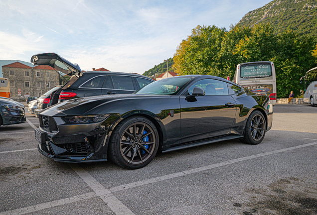 Ford Mustang Dark Horse 2024