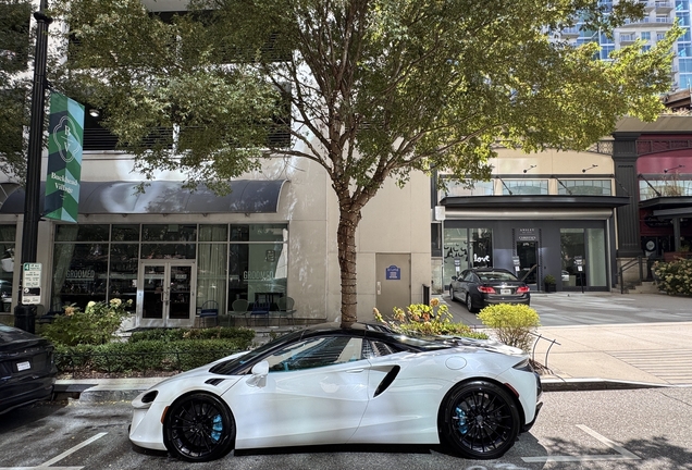 McLaren Artura Spider